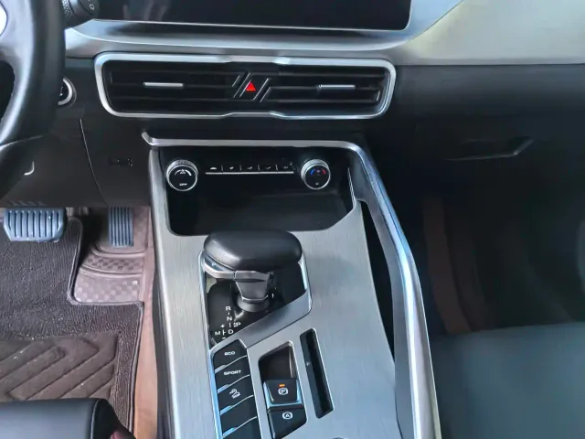 Geely Binyue — Фото автомобиля 11
