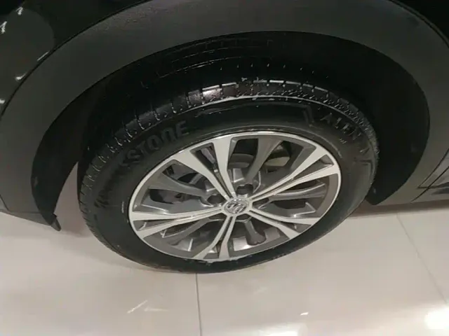 Buick Envision Plus — Фото автомобиля 22