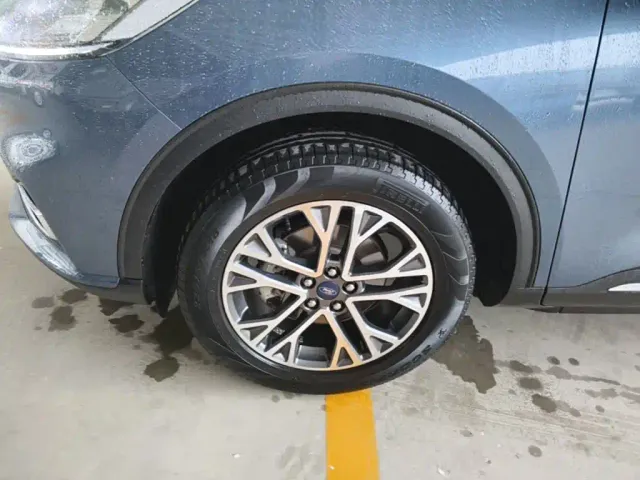 Ford Escape — Фото автомобиля 22