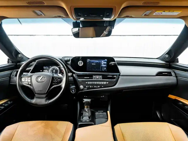 Lexus ES — Фото автомобиля 15