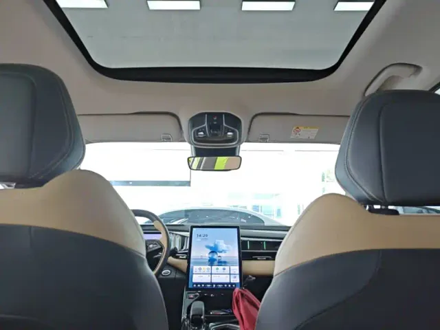 Geely Boyue L — Фото автомобиля 17
