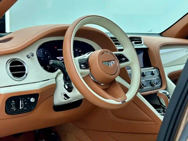 Bentley Bentayga — Фото автомобиля 6