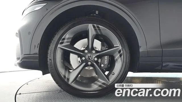 Genesis GV70 2.5T Бензин AWD — Фото автомобиля 5