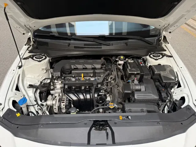 Hyundai Elantra — Фото автомобиля 25