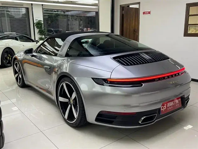 Porsche 911 — Фото автомобиля 4