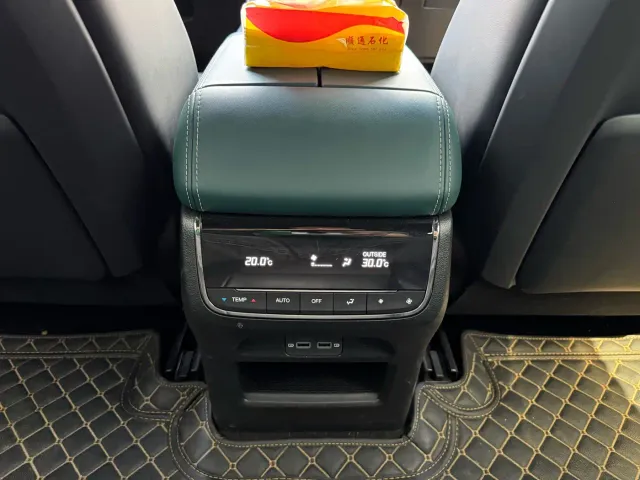 GAC Trumpchi GS8 — Фото автомобиля 21