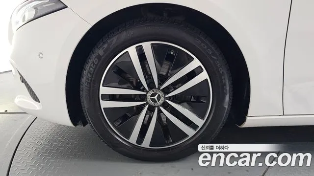Фотография автомобиля — Mercedes-Benz A-Class