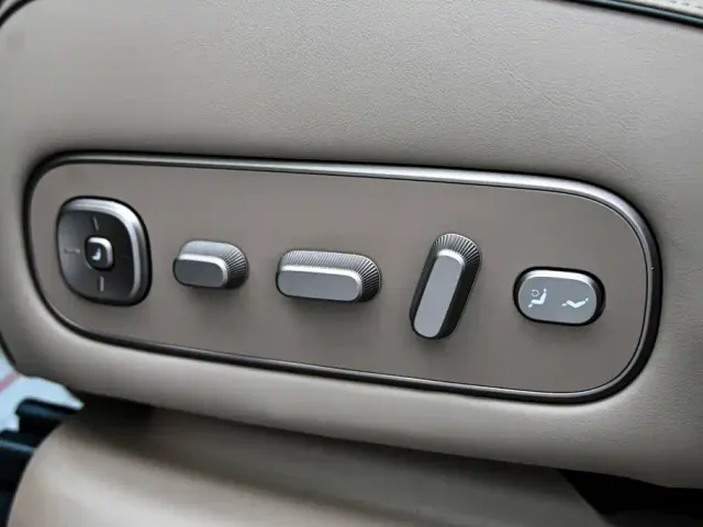 Li Auto L9 — Фото автомобиля 28