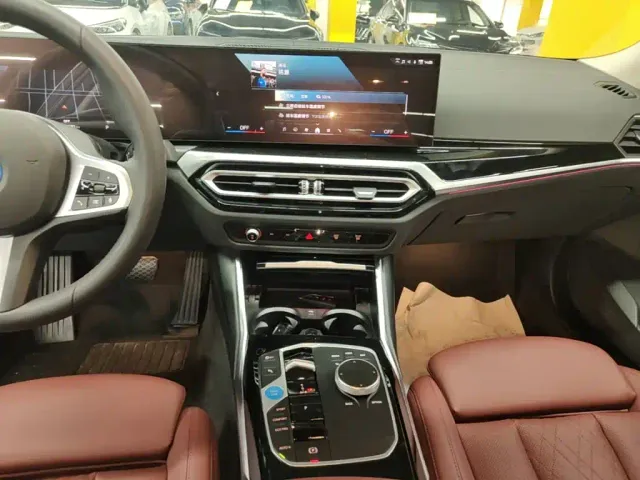 BMW i3 — Фото автомобиля 12