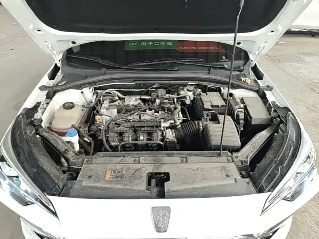 Roewe i5 — Фото автомобиля 19