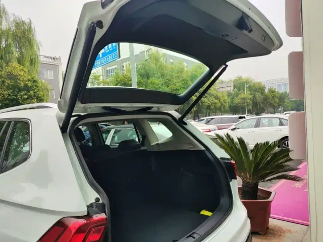 Volkswagen Tiguan L — Фото автомобиля 18
