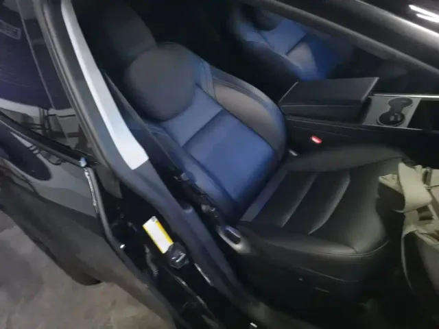 Tesla Model Y — Фото автомобиля 24
