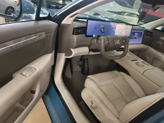 IM Motors LS6 — Фото автомобиля 15