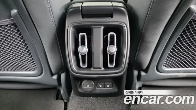 Polestar Polestar 2 — Фото автомобиля 16