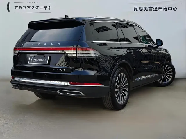 Lincoln Aviator — Фото автомобиля 4