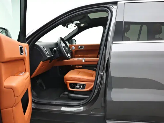 Li Auto L8 — Фото автомобиля 9