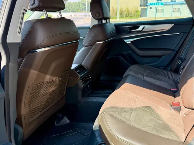 Audi A7L — Фото автомобиля 8