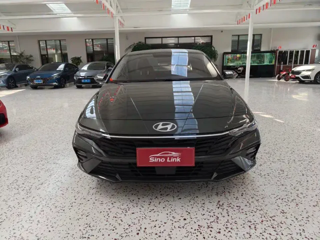 Hyundai Elantra — Фото автомобиля 2