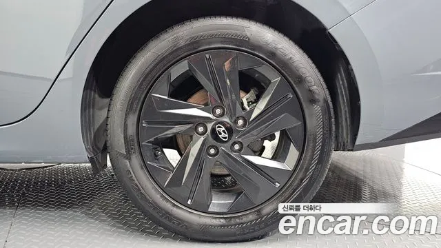 Hyundai Avante CN7 — Фото автомобиля 21