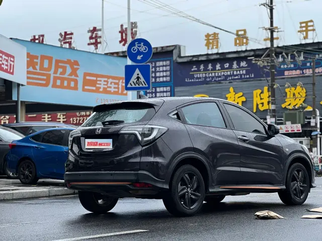 Honda Vezel — Фото автомобиля 4