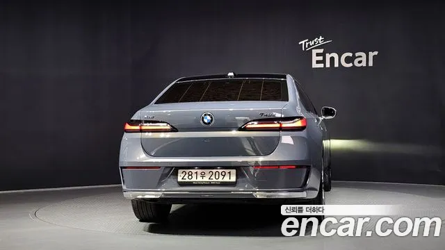 BMW 7 Series G70 — Фото автомобиля 4