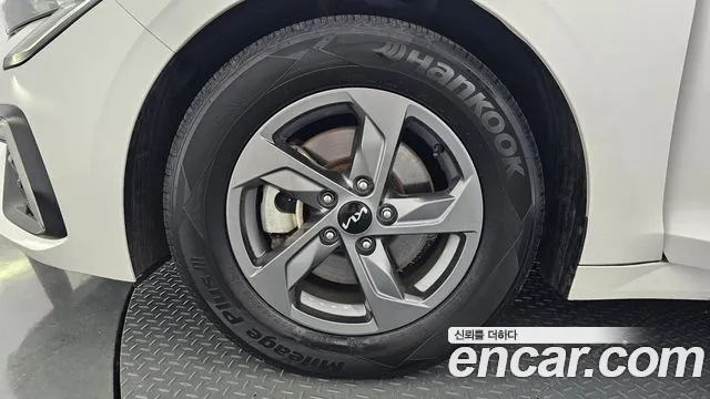 Kia K5 Новый K5 3 поколение 2.0 LPi(Для проката) — Фото автомобиля 5