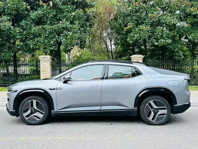 Changan Qiyuan E07 — Фото автомобиля 7