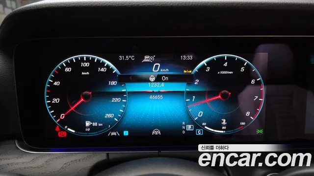 Mercedes-Benz E-Class — Фото автомобиля 7