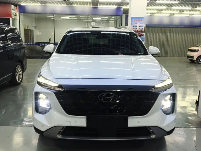 Hyundai Santa Fe — Фото автомобиля 2