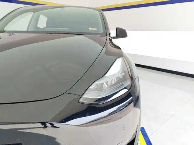 Tesla Model Y — Фото автомобиля 5