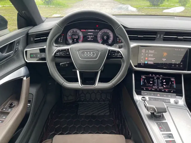 Audi A7L — Фото автомобиля 16