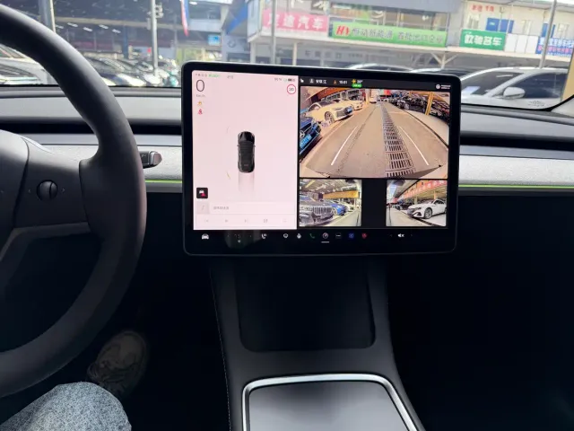 Tesla Model Y — Фото автомобиля 7