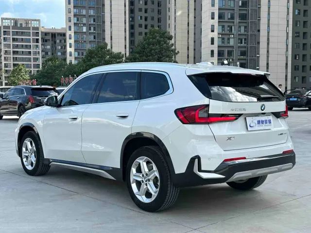 BMW X1 — Фото автомобиля 4