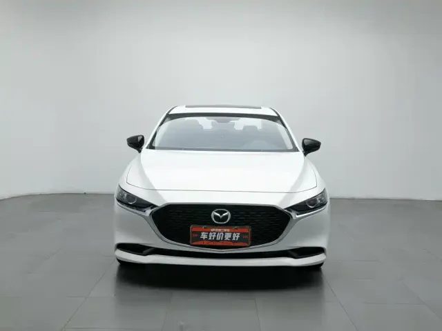 Mazda Axela — Фото автомобиля 3