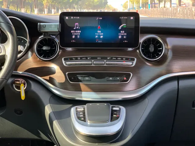 Mercedes-Benz V-Class — Фото автомобиля 19