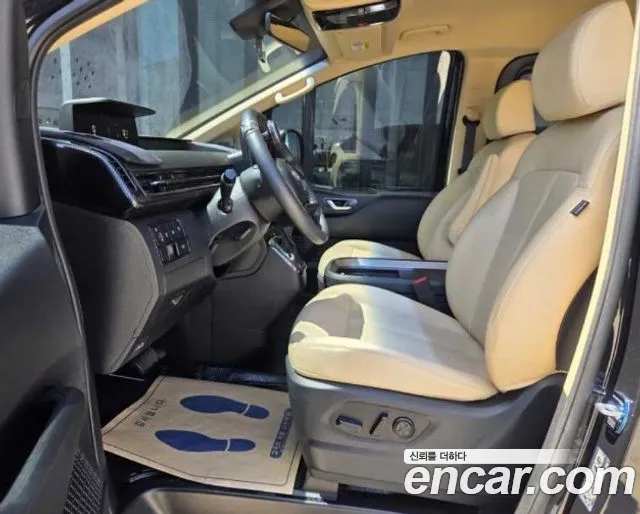 Hyundai Staria Staria — Фото автомобиля 3