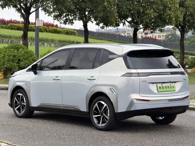 GAC Aion Y — Фото автомобиля 18