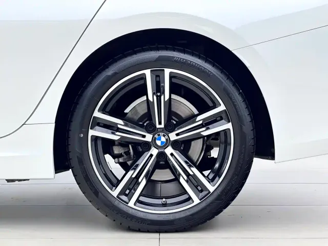 BMW 3 Series — Фото автомобиля 6