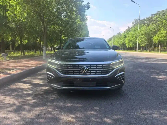 Volkswagen Passat — Фото автомобиля 2