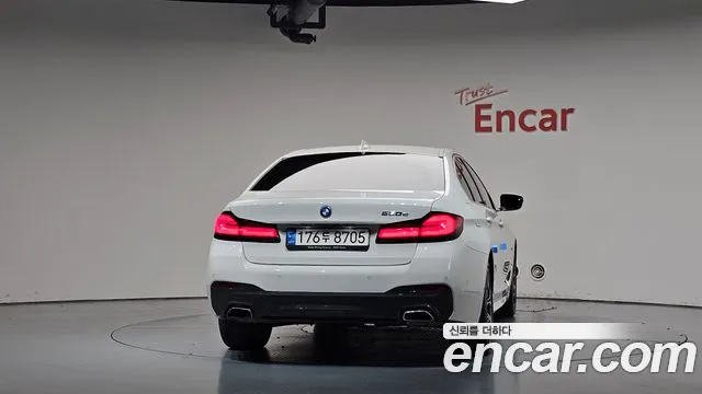 BMW 5 Series G30 — Фото автомобиля 3