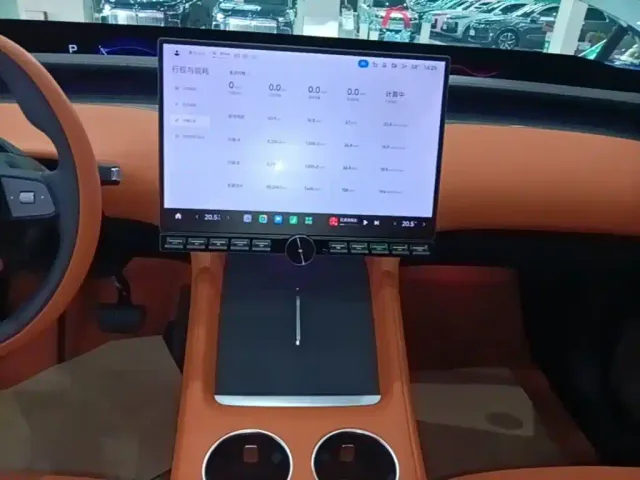 Xiaomi YU7 — Фото автомобиля 12