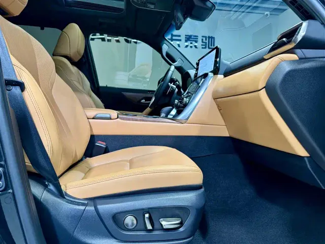 Lexus LX — Фото автомобиля 17