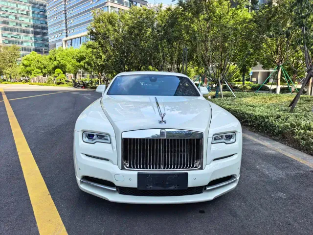 Rolls-Royce Wraith — Фото автомобиля 2
