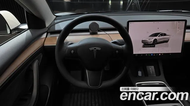 Tesla Model 3 — Фото автомобиля 14