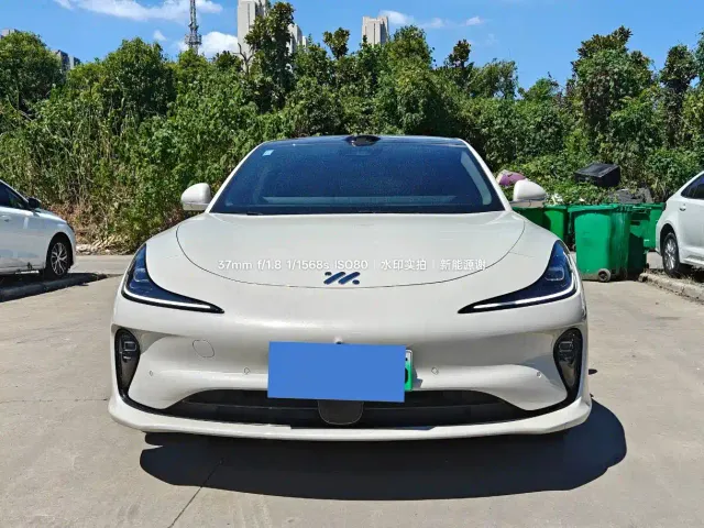 IM Motors L6 — Фото автомобиля 2