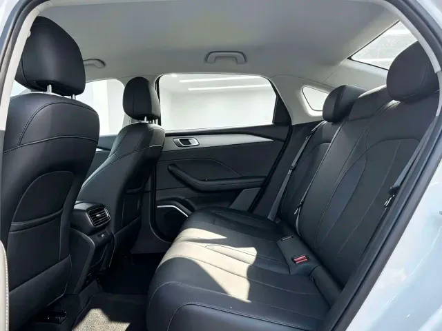 Geely Emgrand — Фото автомобиля 6