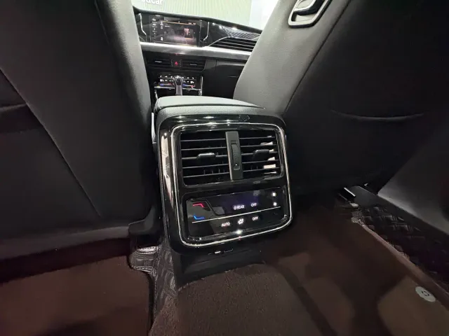 Volkswagen Passat — Фото автомобиля 15