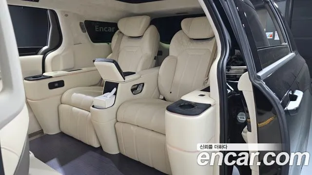 Kia Canival Новый Carnival 4 поколение Бензин 4 места Hi-Limousine (Спецкузов) — Фото автомобиля 11
