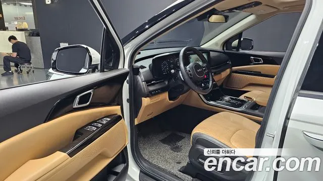 Kia Carnival Generation 4 — Фото автомобиля 15