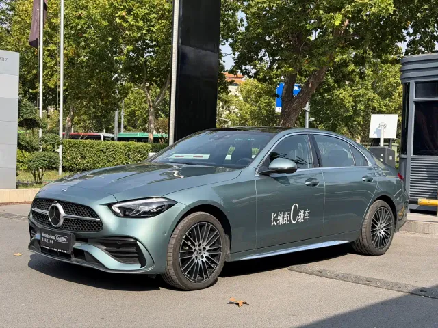 Фотография автомобиля — Mercedes-Benz C-Class